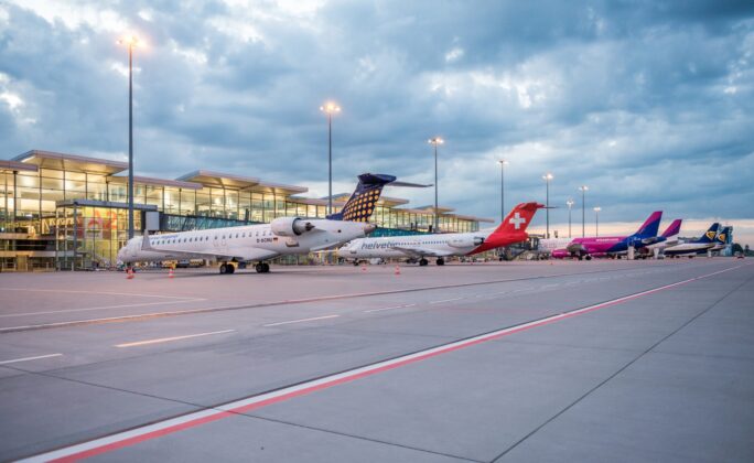 Aeropuerto Nicol&aacute;s Cop&eacute;rnico de Breslavia (Copernicus Airport Wrocław en ingl&eacute;s)