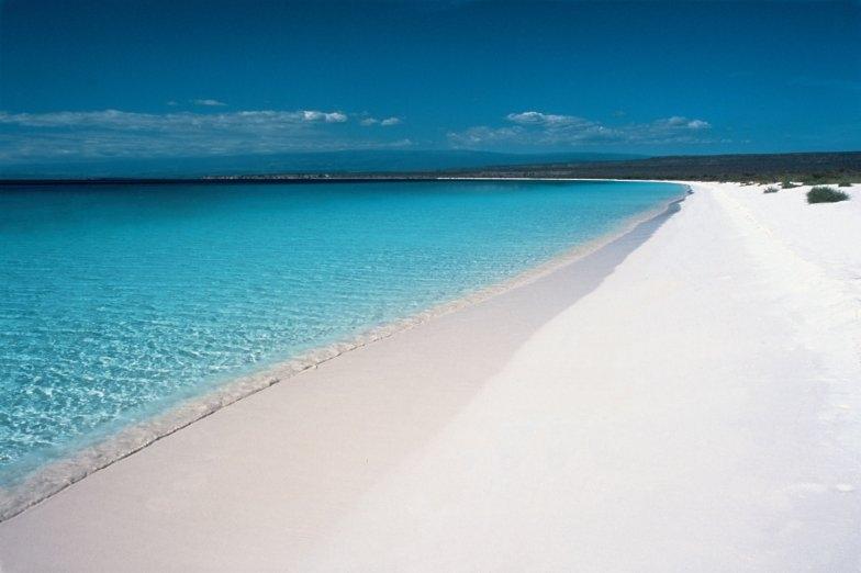 Vista panorámica de la playa virgen de Bahía de las Águilas