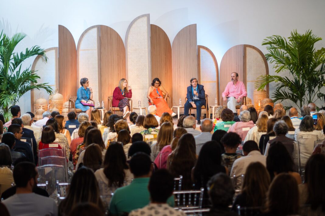 Carmen Imbert, Aroa Moreno, Minerva del Risco, Gonzalo Mallarino y Juan Villoro en la primera edición de Mar de Palabras. Foto Fuenter exerna.