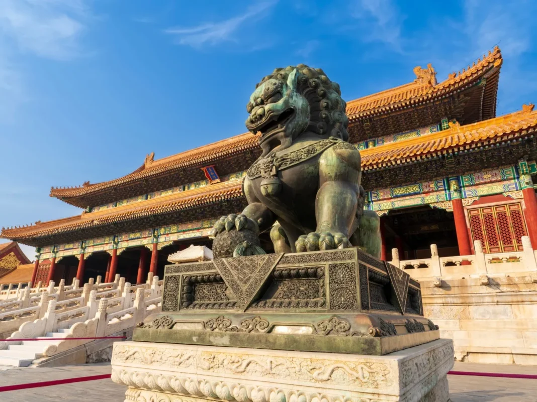 En 2025, China recibió a más de 68 millones de visitantes internacionales, lo que representa un aumento interanual del 15,5%, casi el triple de la tasa de crecimiento mundial del 5,4%.