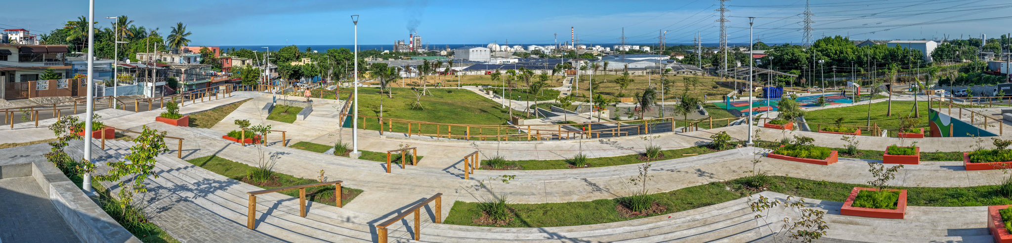 Vista panorámica del bulevar de la salud en Haina.