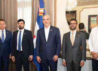 República Dominicana muestra su liderazgo en el turismo MICE en el Caribe al asegurar la sede del Diálogo Regional del World Governments Summit 2026 El presidente Luis Abinader posa junto a los líderes del Diálogo Regional del World Governments Summit para América Latina y el Caribe