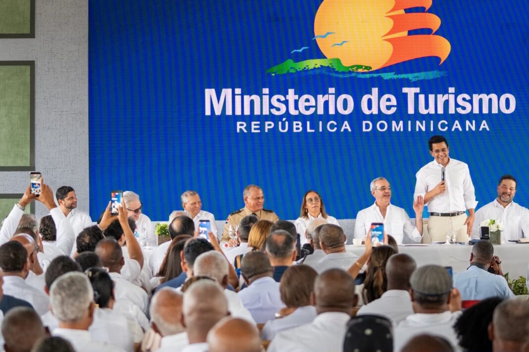 El ministro de Turismo respondió ayer a los análisis internacionales sobre el impacto de la guerra en el sector, un día después de que el portal Vive Dominicana publicara un amplio artículo sobre cómo la crisis bélica frena a la industria de viajes más dinámica del planeta. Habló durante la entrega oficial del Bulevar de la Salud de Haina.