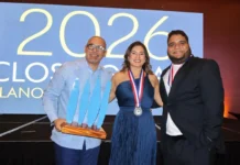 Grupo Puntacana celebra reconocimientos “Person of the Year 2026” y “Young Marketers 2026” a colaboradores en Cannes Lions Dominicana En la imagen recibiendo los reconocimientos figuran Manuel Sajour, Stephanie Rodríguez y Rolando Devers en una iniciativa de Cannes Lions Dominicana que busca reconocer la excelencia y creatividad en la industria de la comunicación, publicidad y marketing en el país.