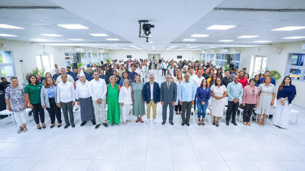 La conferencia con los chefs de la Escuela de Hosteleria de Baleares fue el fruto de un acuerdo entre la entidad, el Gobierno de las Islas Baleares, Inverotel y Asonahores.