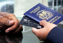 Pasaporte electrónico dominicano es reconocido como el mejor nuevo documento de viaje de América Latina Con la distinción, High Security Printing Latin America Award al Pasaporte dominicano en la categoría Best New ID/Travel Document Series, la República Dominicana consolida su posición como referente regional en materia de modernización documental, validando el esfuerzo institucional realizado para dotar al país de un pasaporte de última generación.