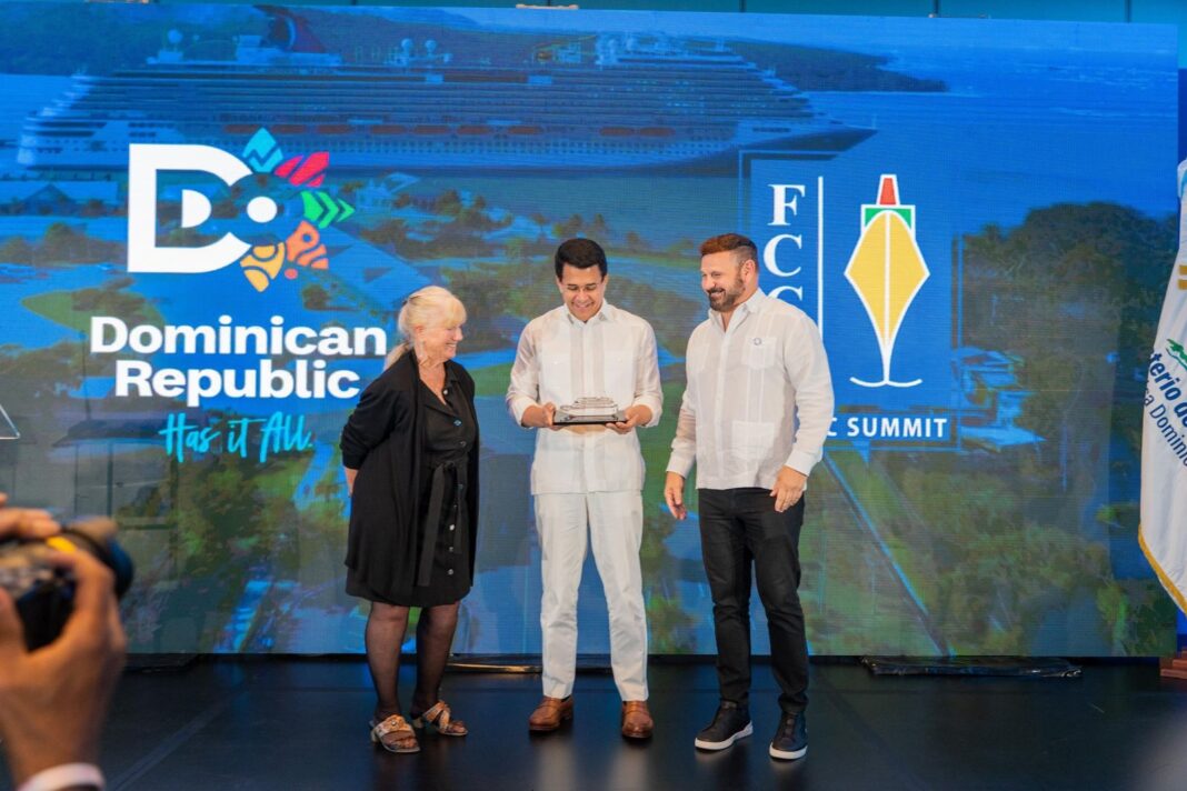 La FCCA resaltó el desempeño del ministro Collado y los avances alcanzados en materia de turismo de cruceros de la República Dominicana