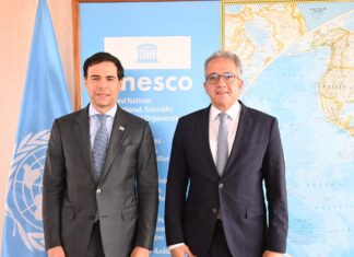 El ministro de Cultura logra un encuentro estratégico con el director general de la UNESCO en París Roberto Ángel Salcedo junto al profesor Khaled El-Enany, director general de la Organización de las Naciones Unidas para la Educación, la Ciencia y la Cultura (UNESCO),