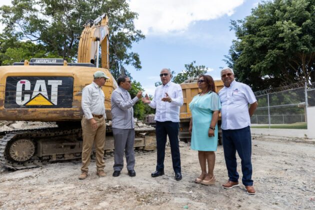 Equipos pesados comenzaron a preparar los terrenos para el nuevo Jard&iacute;n Bot&aacute;nico de la Maguana.