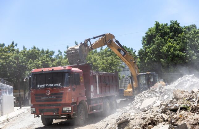 Equipos pesados comenzaron a preparar los terrenos para el nuevo Jard&iacute;n Bot&aacute;nico de la Maguana.