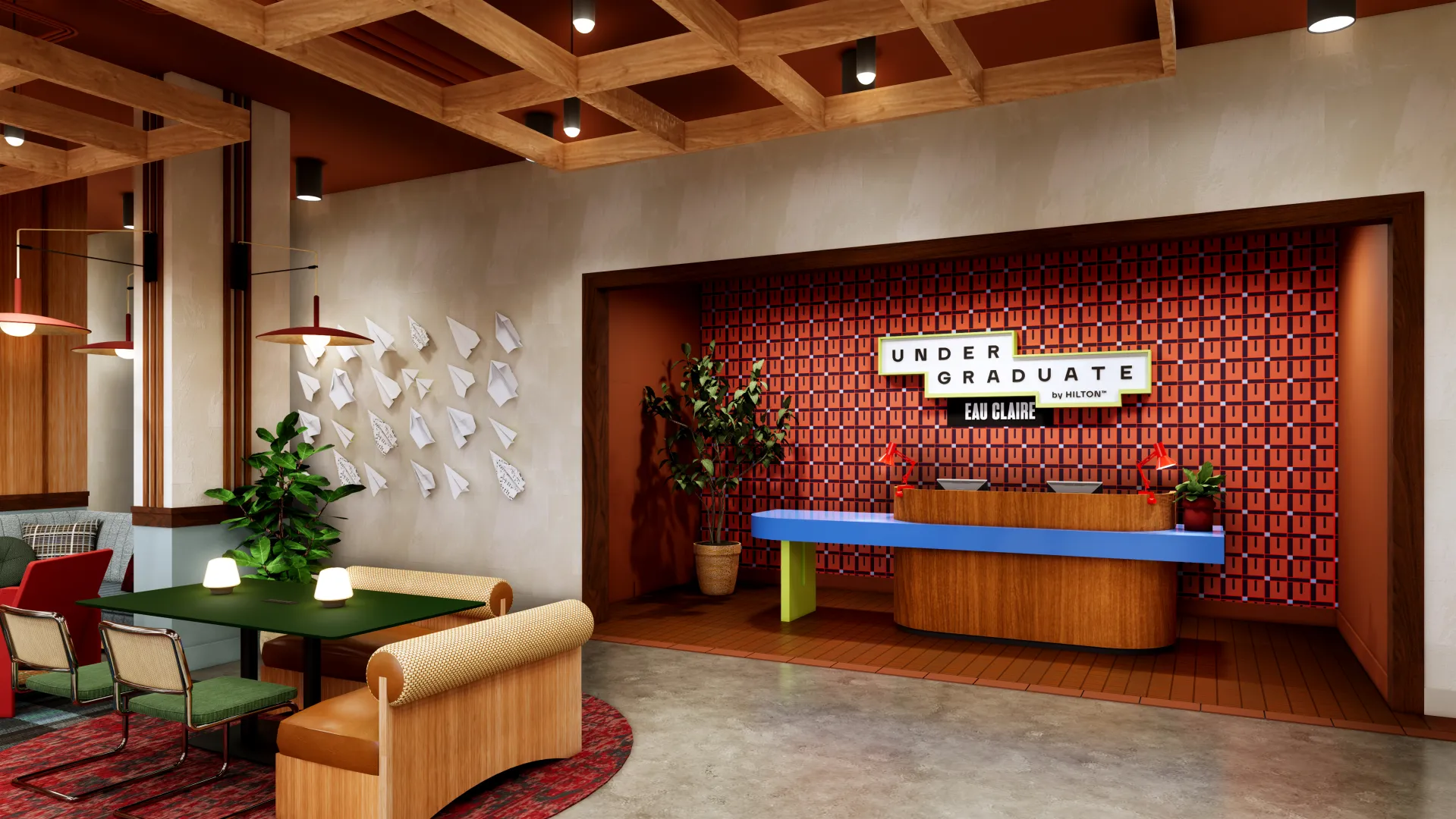 Vestíbulo de hotel moderno con un mostrador de recepción colorido, una pared roja estampada y una zona de estar con sillas verdes y beige.