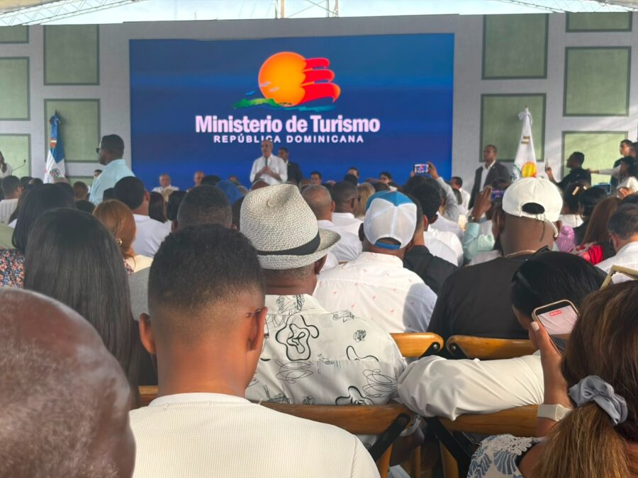 :n el acto de inauguración del Bulevar de la Salud de Haina, el presidente Luis Abinader anunció este lunes una serie de nuevas obras de infraestructura que serán ejecutadas en la zona sur del país para mejorar la movilidad, fortalecer el sistema de transporte y elevar la calidad de vida de los ciudadanos.
