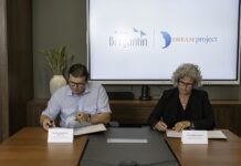 Punta Bergantín firman acuerdo con la Fundación DREAM para impulsar la formación técnica juvenil en Villa Montellano Andrés Marranzini Grullón, director ejecutivo del Fideicomiso Punta Bergantín y Catherine DeLaura, presidenta de DREAM Project, durante la firma del acuerdo para desarrollar el programa que contempla la capacitación de 50 jóvenes, y desarrolla competencias alineadas con las necesidades del mercado laboral.