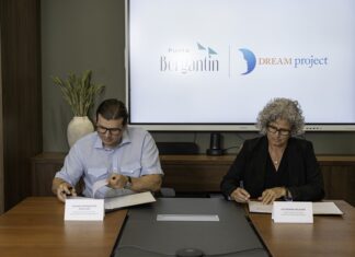 Punta Bergantín firman acuerdo con la Fundación DREAM para impulsar la formación técnica juvenil en Villa Montellano Andrés Marranzini Grullón, director ejecutivo del Fideicomiso Punta Bergantín y Catherine DeLaura, presidenta de DREAM Project, durante la firma del acuerdo para desarrollar el programa que contempla la capacitación de 50 jóvenes, y desarrolla competencias alineadas con las necesidades del mercado laboral.