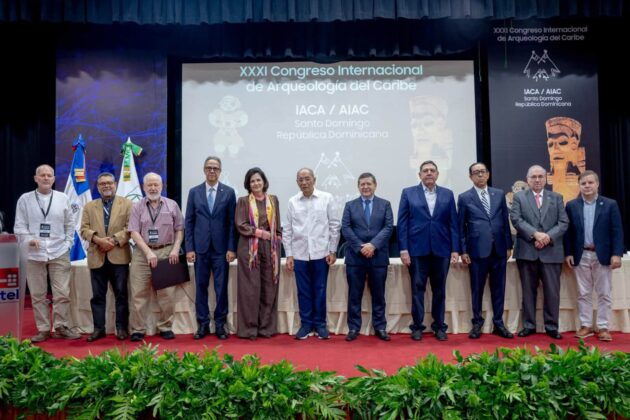 Foto oficial en la apertura del XXXI Congreso Internacional de Arqueolog&iacute;a del Caribe (IACA) que se realiza en la Ciudad Colonial de Santo Domingo.