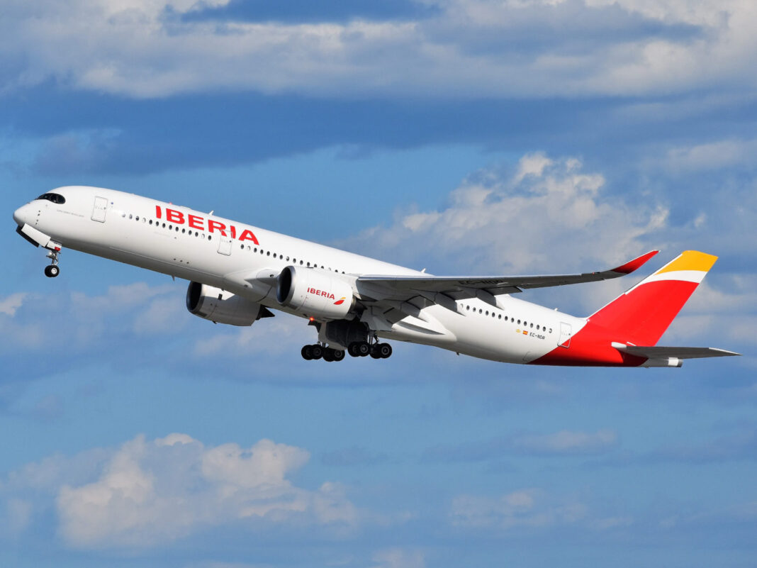 Según informó oficialmente Iberia, la operación se restablecerá con dos vuelos semanales, los jueves y domingos, entre Madrid y el Aeropuerto Internacional Arturo Michelena, en la ciudad de Valencia