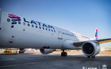 LATAM Airlines Colombia abre ruta a Barcelona, Venezuela para ofrecer alternativas de viaje ante emergencia en este país En un documento de prensa LATAM Airlines Colombia recomendó a los pasajeros revisar el estado de sus vuelos y autogestionar sus cambios en los canales oficiales de atención al cliente de la empresa.