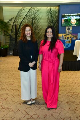 Astrid Cohen y Sarah Hern&aacute;ndez