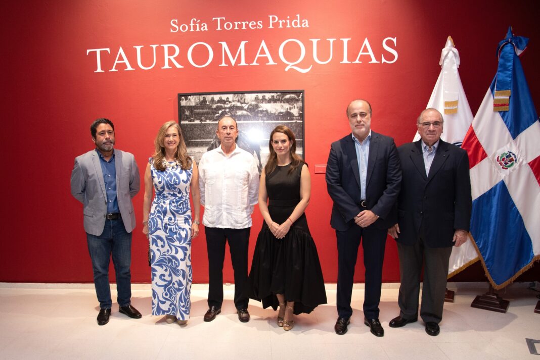 Jose Raul Peña, Alexandra Colange, Juan Arione, Sofia Torres Prida, Omar Rojas y Manuel Garcia Arevalo.