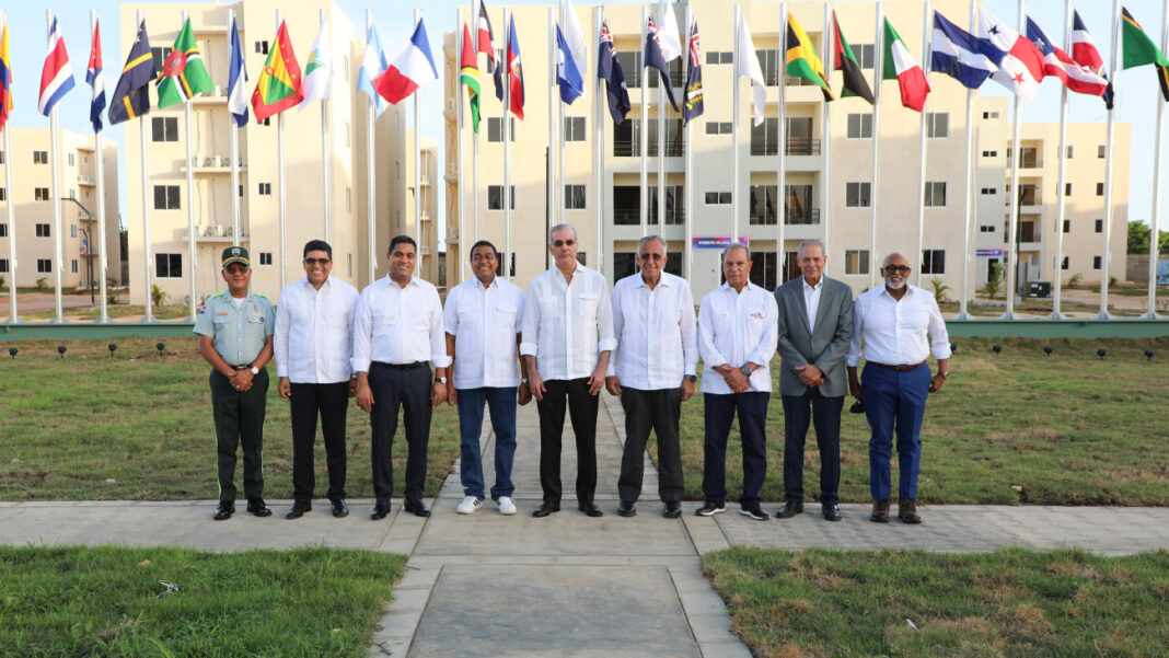 Al dejar inaugurada la Villa Centroamericana y del Caribe para los XXV Juegos Santo Domingo 2026, Luis Abinader manifestó que su mayor aspiración es que la República Dominicana obtenga “la medalla de la hospitalidad”.