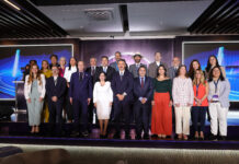 Americas Investment Forum 2026 genera intenciones de inversión por US$4,151.3 millones y consolida a República Dominicana como hub regional de inversión Clausura del Americas Investment Forum: Participantes y miembros del comité organizador se reúnen en la fotografía oficial tras el cierre de la tercera y última jornada del evento celebrado en Santo Domingo.