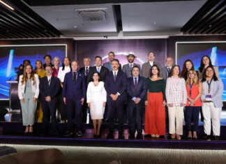 Americas Investment Forum 2026 genera intenciones de inversión por US$4,151.3 millones y consolida a República Dominicana como hub regional de inversión Clausura del Americas Investment Forum: Participantes y miembros del comité organizador se reúnen en la fotografía oficial tras el cierre de la tercera y última jornada del evento celebrado en Santo Domingo.