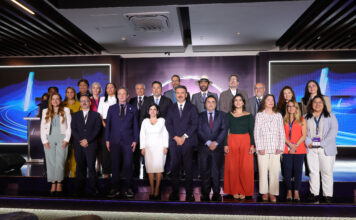 Americas Investment Forum 2026 genera intenciones de inversión por US$4,151.3 millones y consolida a República Dominicana como hub regional de inversión Clausura del Americas Investment Forum: Participantes y miembros del comité organizador se reúnen en la fotografía oficial tras el cierre de la tercera y última jornada del evento celebrado en Santo Domingo.