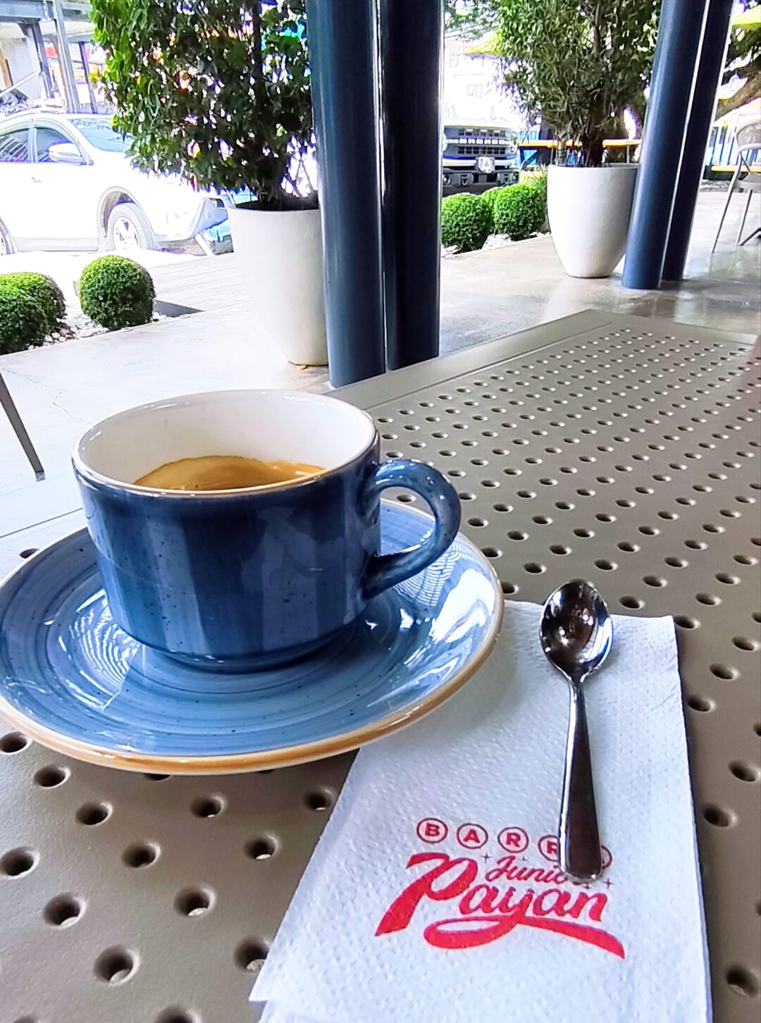 Un buen desayuno comienza con un buen café en Barra Junior Payán en Jarabacoa.