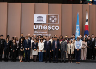 La UNESCO sella en Busan un pacto histórico para blindar el patrimonio mundial ante el cambio climático y los conflictos Foto oficial de los directivos del Comité del Patrimonio Mundial de la UNESCO en la 48 reunión realizada en Busan, Corea del Sur.