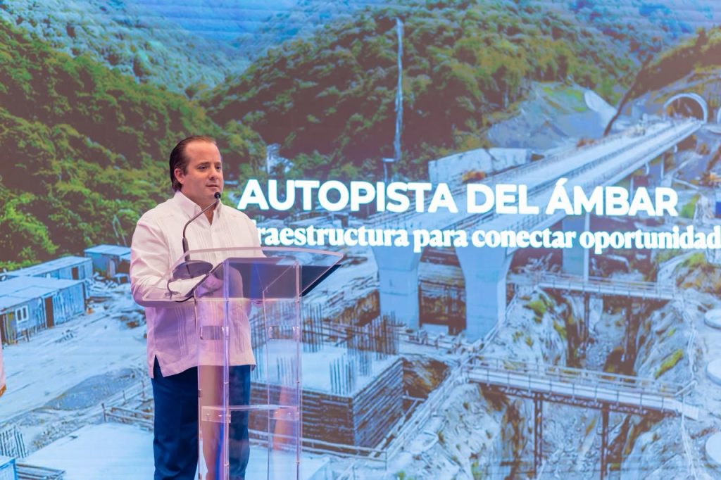 El ministro de la Presidencia, José Ignacio Paliza, al presentar la autopista del Ámbarg destacó el impacto multisectorial que tendrá la obra proyectando que en materia de empleo, se estima la generación de 6,800 plazas —2,000 directos durante la construcción y hasta 4,800 empleos indirectos inducidos, de acuerdo con estimaciones del Banco Interamericano de Desarrollo (BID).
