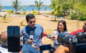 David Collado aclara que regulación de Airbnb busca reforzar la seguridad de los turistas y no crear nuevos impuestos David Collado explicó que el propósito del registro es conocer cuántas propiedades operan bajo esta modalidad, dónde están ubicadas y quiénes se hospedan en ellas, información que considera fundamental para la atención de emergencias y la protección de los turistas
