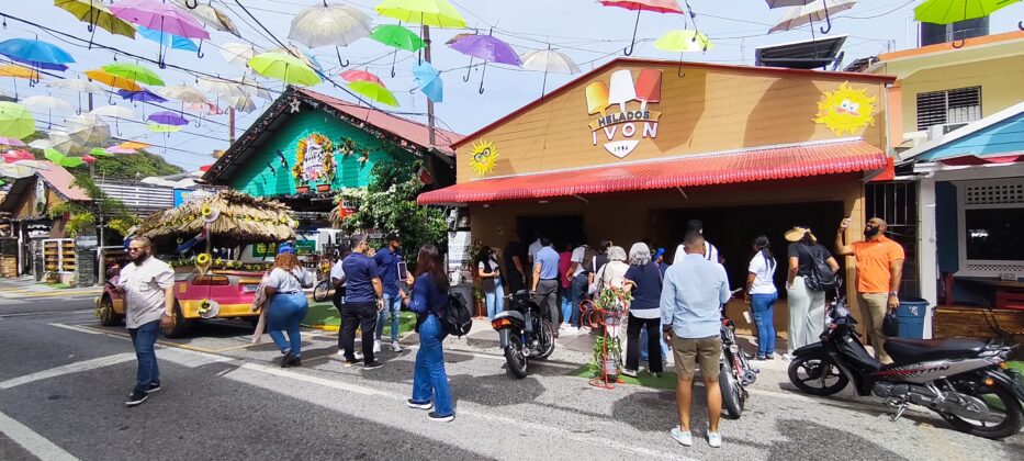 Visitar Jarabacoa como que implica una paradita en la calle de las sombrillas para disfrutar un helado Ivon. &Uacute;nicos en Jarabacoa