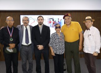 Museo Nacional de Historia y Geografía presenta conferencia sobre genética e identidad biocultural dominicana Carlos J. Muñoz al centro con parte de los directivos del Museo Nacional de Historia y Geografía (MNHG) durante la conferencia: ¿Qué dice la genética? ¿Somos indígenas, españoles o africanos? Una perspectiva biocultural de la identidad,