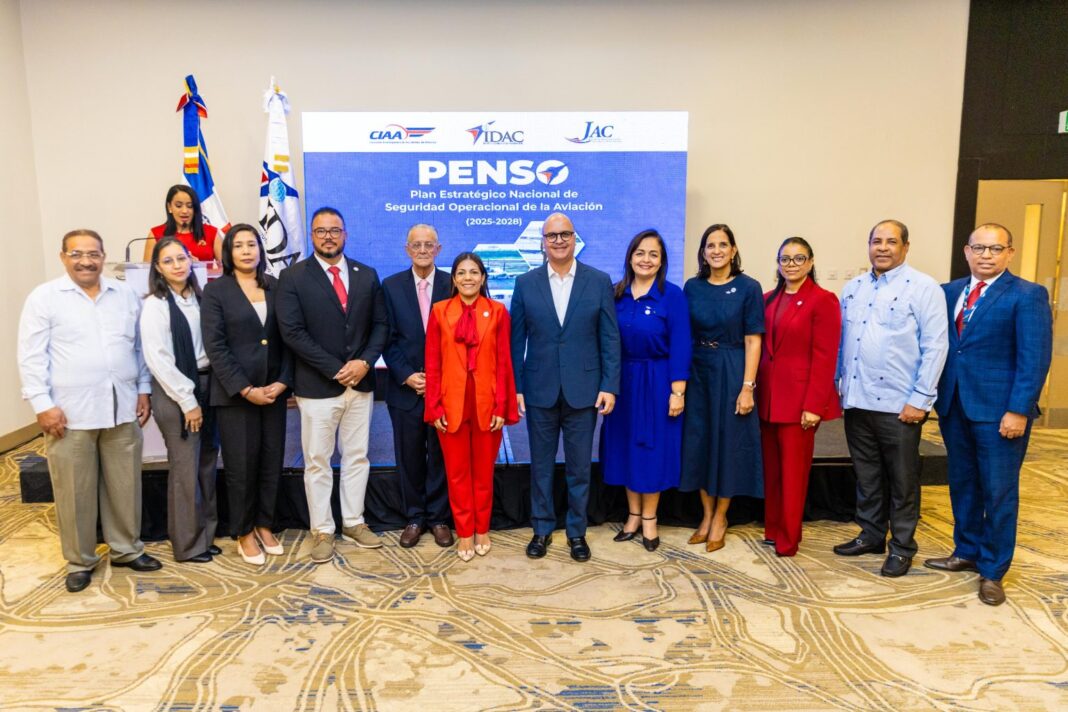 El director general del Instituto Dominicano de Aviación Civil, Idac, Igor Rodríguez Durán, encabezó la apertura del Seminario del Plan Estratégico Nacional de Seguridad Operacional, Penso, 2025-2028, un espacio de capacitación orientado a fortalecer las capacidades de los equipos responsables de la implementación de este importante instrumento estratégico.