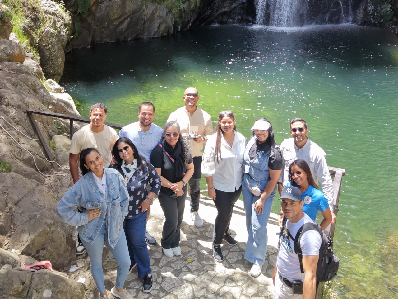 Entre las ofertas presentadas fueron el Hotel Constanza, Hotel Alto Cerro, Fresas Ariyama y el Restaurante Aguas Blancas, interactuando directamente con los propietarios y representantes de la cadena de valor local.