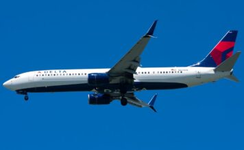 La torre de control de La Guardia alertó a pilotos sobre una posible amenaza de misiles portátiles cerca del aeropuerto Avión de Delta aproximandose al aeropuerto La Guardia en NY. Foto Rafi G / Fuente: AeroXplorer