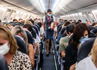 La demanda global de pasajeros aéreos cae 2,2% en mayo pese al crecimiento en la mayoría de regiones; Latinoamérica lidera con un alza del 10,5% En la demanda de pasajeros aéreos las aerolíneas de Oriente Medio sufrieron una caída interanual del 28,8% en la demanda, con una capacidad que se redujo 24,3% y un factor de ocupación de 76,1%, 4,8 puntos porcentuales menos que el año anterior.