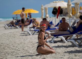 Una mirada al mercado ruso-ucraniano de turistas que para República Dominicana sigue siendo una prioridad recuperarlo al decir del ministro David Collado Collado reveló que el Mitur recibe comunicaciones de operadores turísticos rusos interesados en reactivar los viajes hacia el país, y afirmó que las autoridades dominicanas están gestionando esa reapertura.