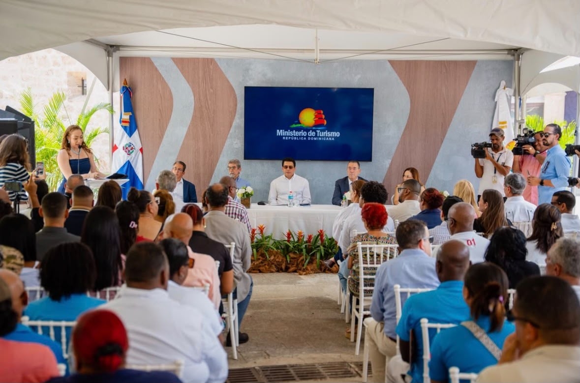 Collado informó que MITUR ha invertido cerca de 10 millones de dólares en Ciudad Colonial, impactando en emblemáticas obras.