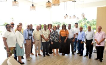 Periodistas de Adompretur Sosúa recorren el nuevo Holiday Inn de Cofresí de la mano de los ejecutivos del nuevo hotel Ejecutivos del establecimiento hotelero mostraron las modernas instalaciones y la propuesta ejecutiva a los miembros de la prensa turística de Sosúa.