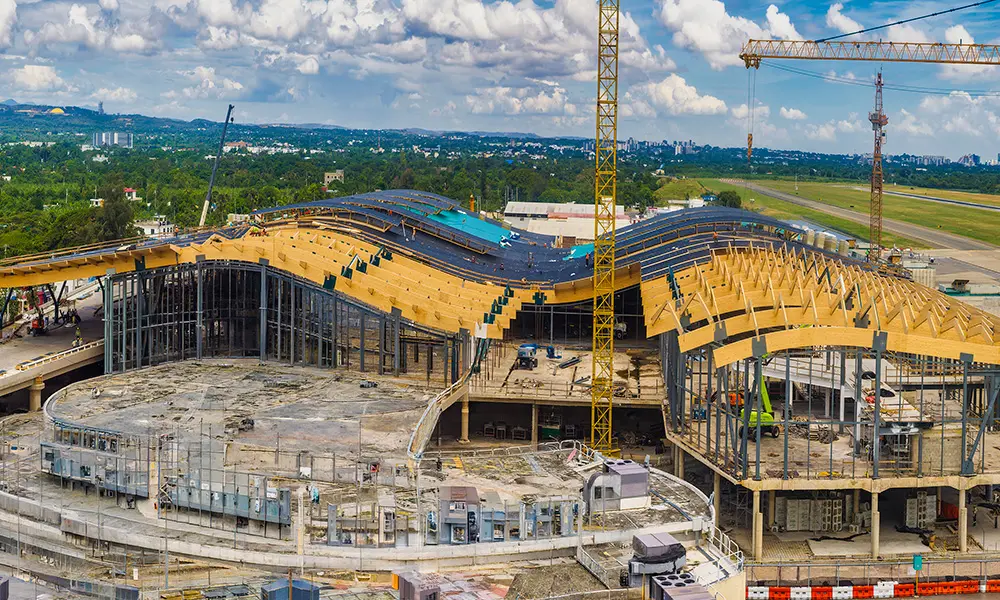 La nueva terminal del Aeropuerto del Cibao, valorada en 200 millones de dólares, duplicará la capacidad operativa de la principal terminal aérea de la región Norte; su presidente, Félix García, supervisó los trabajos y anunció la conformación de un equipo de transición para el traslado gradual a las nuevas instalaciones.