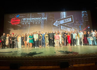 El Dominican Film Festival abre su 15.ª edición con rotundo éxito en el United Palace de Nueva York Figuras de la política, la cultura y el cine dominicano se dieron cita en la gala inaugural del Dominican Film Festival in New York (DFFNYC) encabezada por el estreno mundial de "La Fábrica de Bodas".