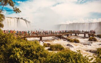 Siete pueblos de Brasil buscan posicionarse entre las mejores localidades turísticas del mundo Comunidades de Santa Catarina, Minas Gerais, São Paulo, Bahía y Rio Grande do Sul fueron seleccionadas para representar al país en Best Tourism Villages 2026, iniciativa de ONU Turismo que reconoce propuestas vinculadas con la sostenibilidad, el patrimonio y el desarrollo local