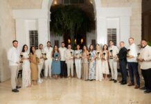 Juventud Awards 2026 reconoce el talento y liderazgo de jóvenes de todo el país La XIX edición de los premios, organizada por Brief Media Network, se celebró en el Boutique Casa Colonial Beach & Spa, en Puerto Plata. En la imagen el grupo de jóvenes reconocidos. Foto: Fuente Exterma
