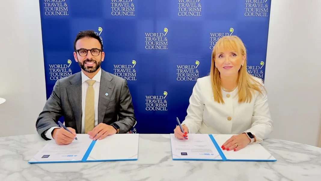 Gloria Guevara, presidenta y directora ejecutiva del WTTC, y Mohamed Al Sharhan, director general del WGS tras la firma del memorándum de colaboración entre ambas organizaciones.