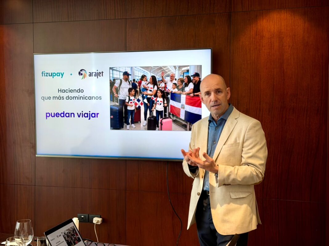 Iván Negri, director comercial de Fizupay, dijo que la plataforma está integrada directamente al proceso de compra de Arajet, por lo que los pasajeros pueden seleccionar esta alternativa al momento de realizar el checkout.