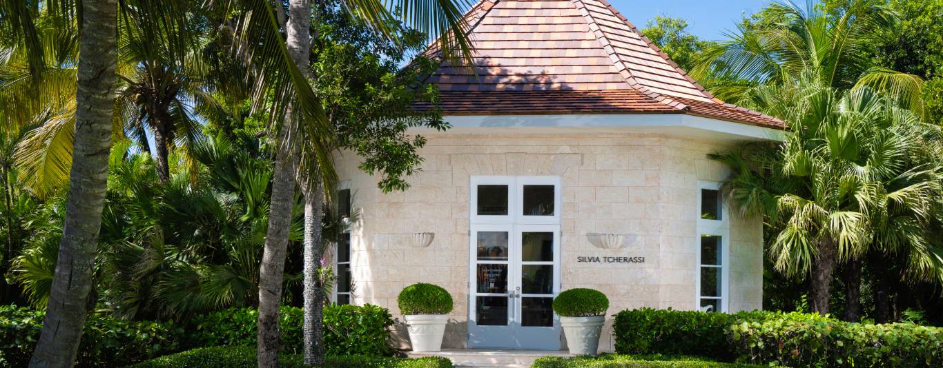 Los hoteles de mayor lujo en Punta Cana incorporan tiendas de afamadas firmas internacionales como la Boutique Silvia Tcherassi ubicada dentro del Tortuga Bay en Punta Cana.