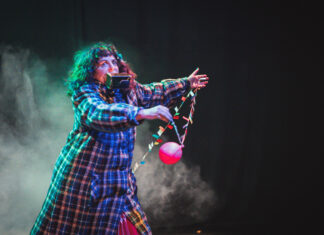 Todo listo para TeAtrapo 2026, un festival que confirma que Santiago se ha ganado un lugar en el mapa escénico del país Del 5 al 26 de septiembre, la Fundación Teatro Utopía reúne teatro, clown y cultura popular con la visita de la argentina Marina Barbera. Una quinta edición que consolida al festival como argumento cultural —y turístico— de la Ciudad Corazón.