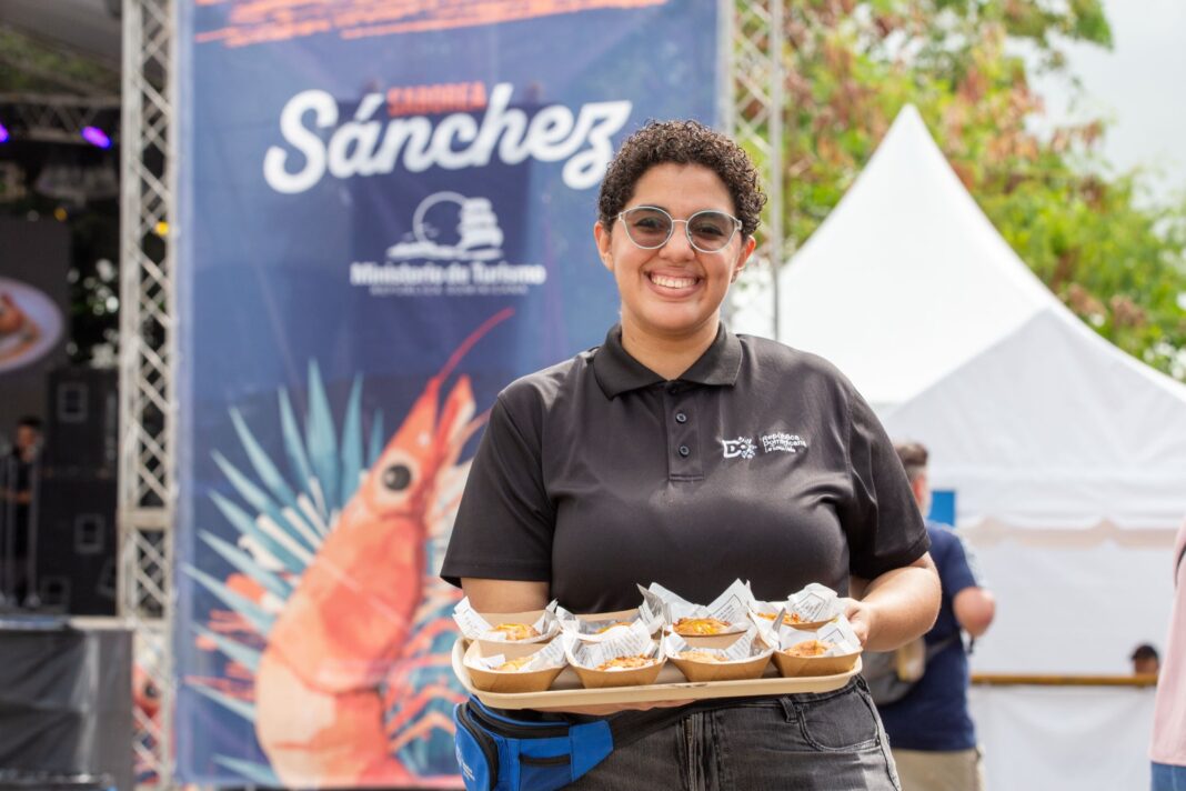 No solo el camarón debutó en el festival gastronómico pues otros platos sancheros y dominicanos completaron la oferta gastronómica. Foto Mitur