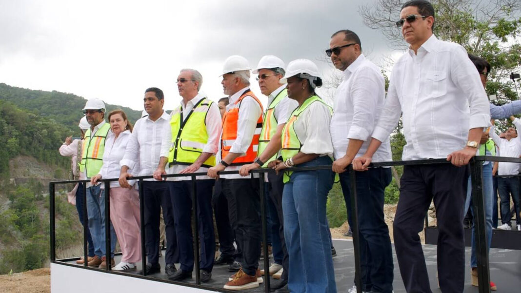 El presidente Abinader supervisa avances en la presa de Guaigüí, La Vega, cuyos trabajos se retomaron en 2025 tras haber iniciado hace más de 20 años